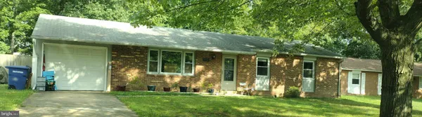 $3,195 | 936 Longfellow Court, Herndon, VA 20170