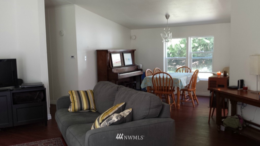 3455 Southeast Bloomfield Road Shelton, WA 98584 - Photo 3 of 16 Gallery Image 3