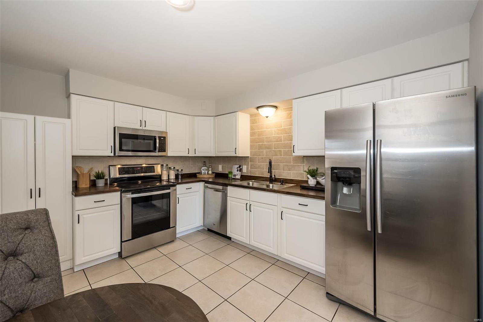 2330 Ruckert Avenue St. Louis, MO 63114 - Photo 11 of 32 Gallery Image 11