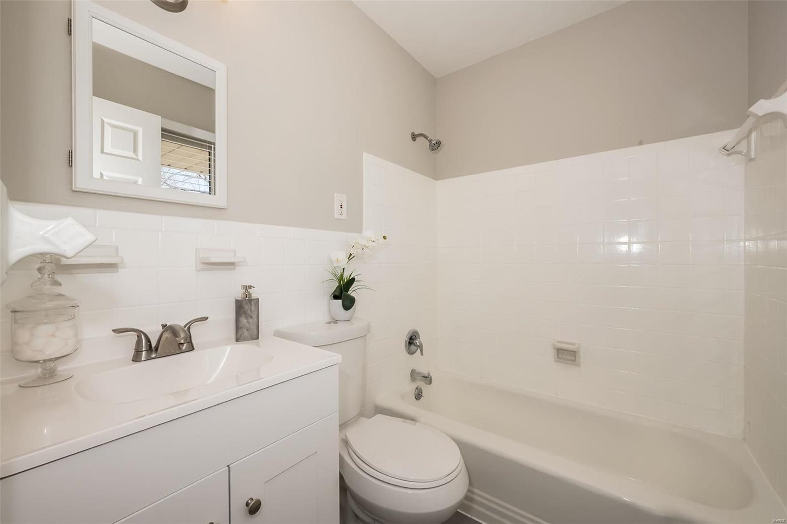 2330 Ruckert Avenue St. Louis, MO 63114 - Photo 15 of 32 Gallery Image 15
