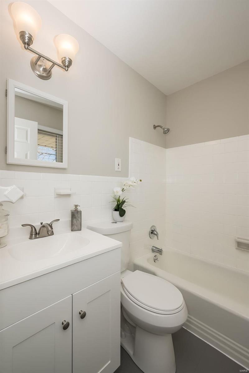 2330 Ruckert Avenue St. Louis, MO 63114 - Photo 16 of 32 Gallery Image 16