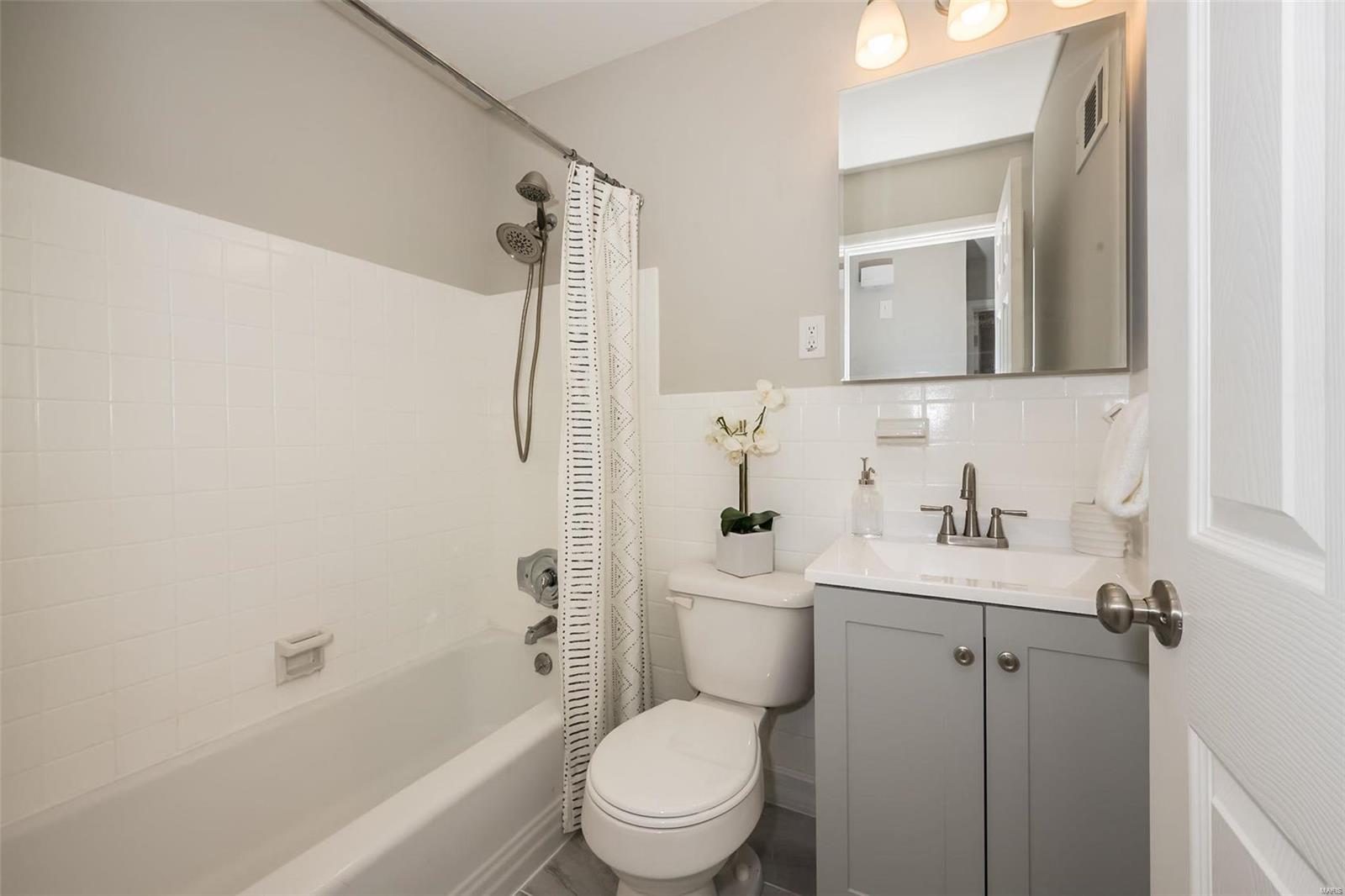 2330 Ruckert Avenue St. Louis, MO 63114 - Photo 19 of 32 Gallery Image 19