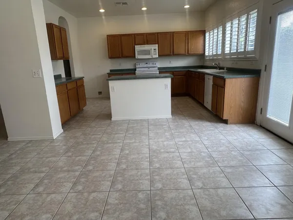 $2,395 | 8248 East Posada Avenue, Mesa, AZ 85212