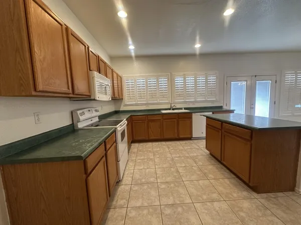 $2,395 | 8248 East Posada Avenue, Mesa, AZ 85212