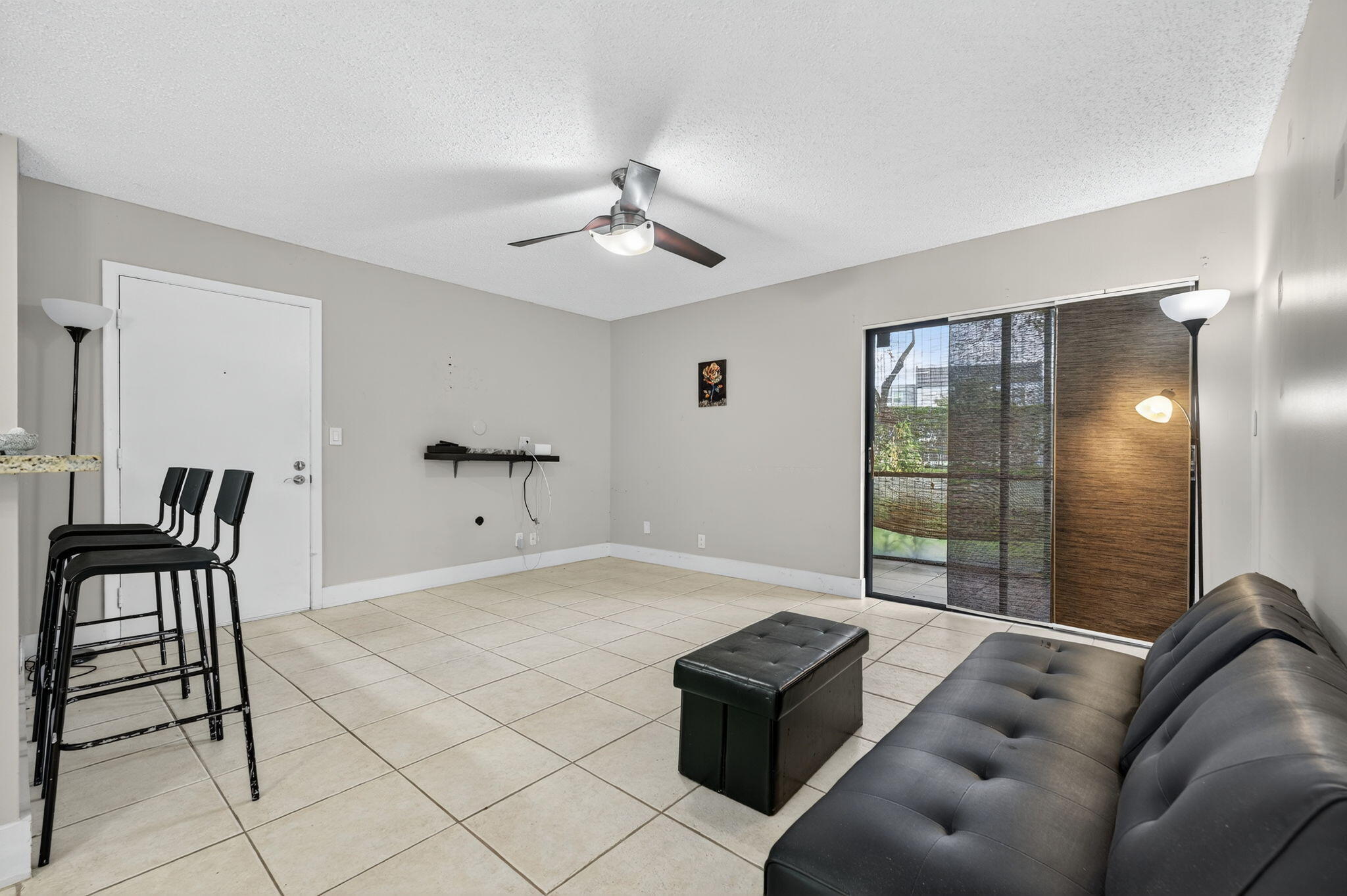 9441 West McNab Road, Unit 111 Tamarac, FL 33321 - Photo 5 of 27 Living Area