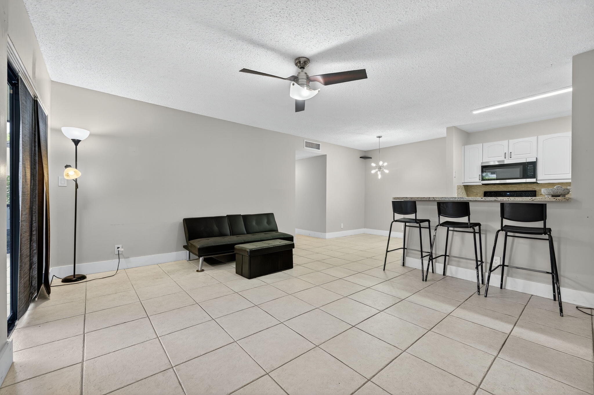 9441 West McNab Road, Unit 111 Tamarac, FL 33321 - Photo 7 of 27 Living Area