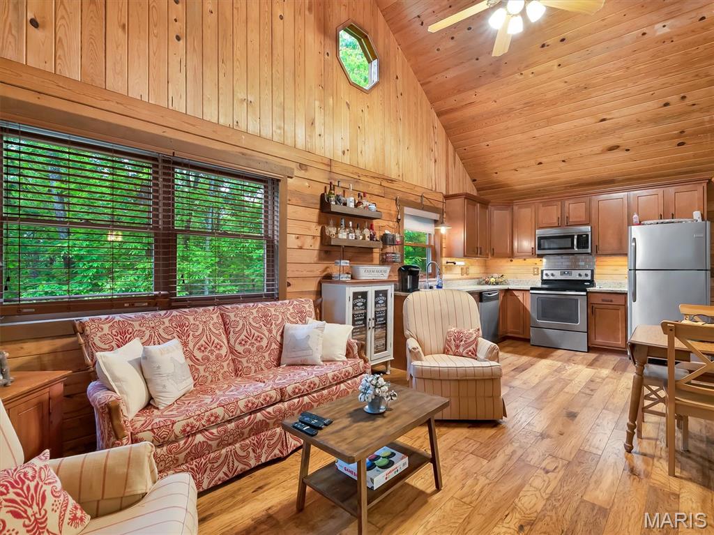 10131 Deer Run Road Bourbon, MO 65441 - Photo 7 of 47