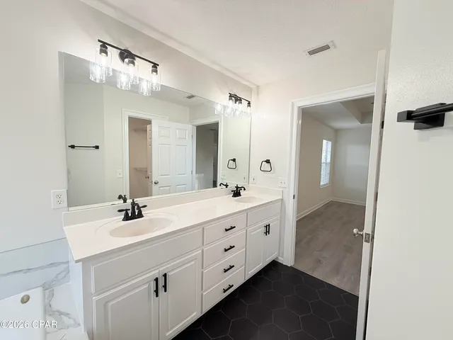 $2,400 | 334 Hidden Island Drive, Panama City Beach, FL 32408