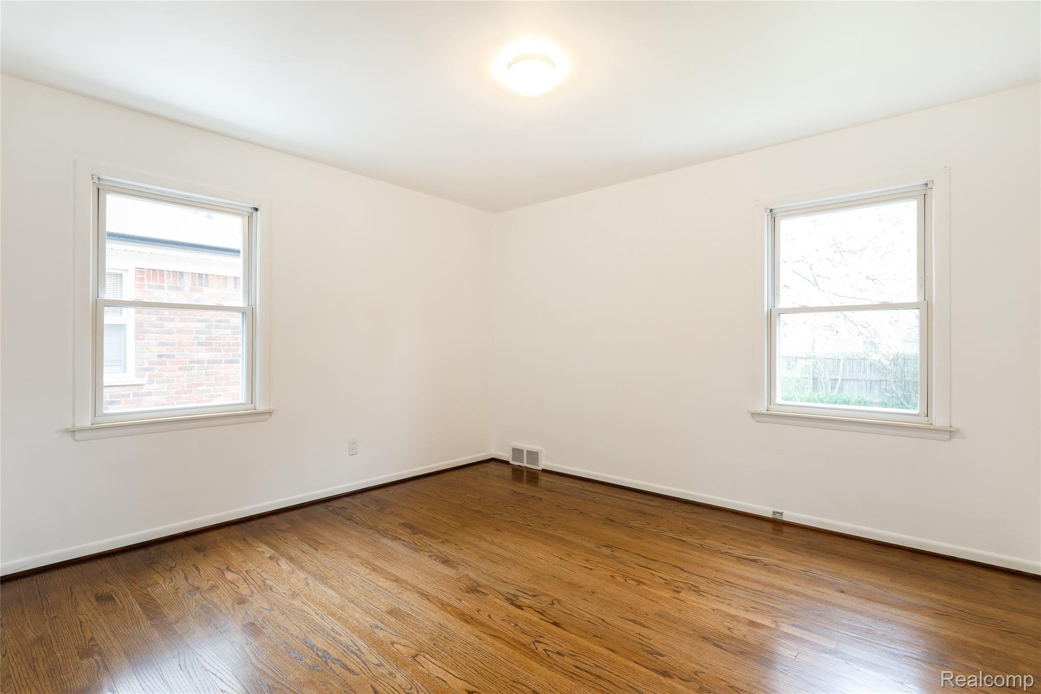 74 Muir Road Grosse Pointe, MI 48236 - Photo 8 of 14 74-Muir-008.jpg