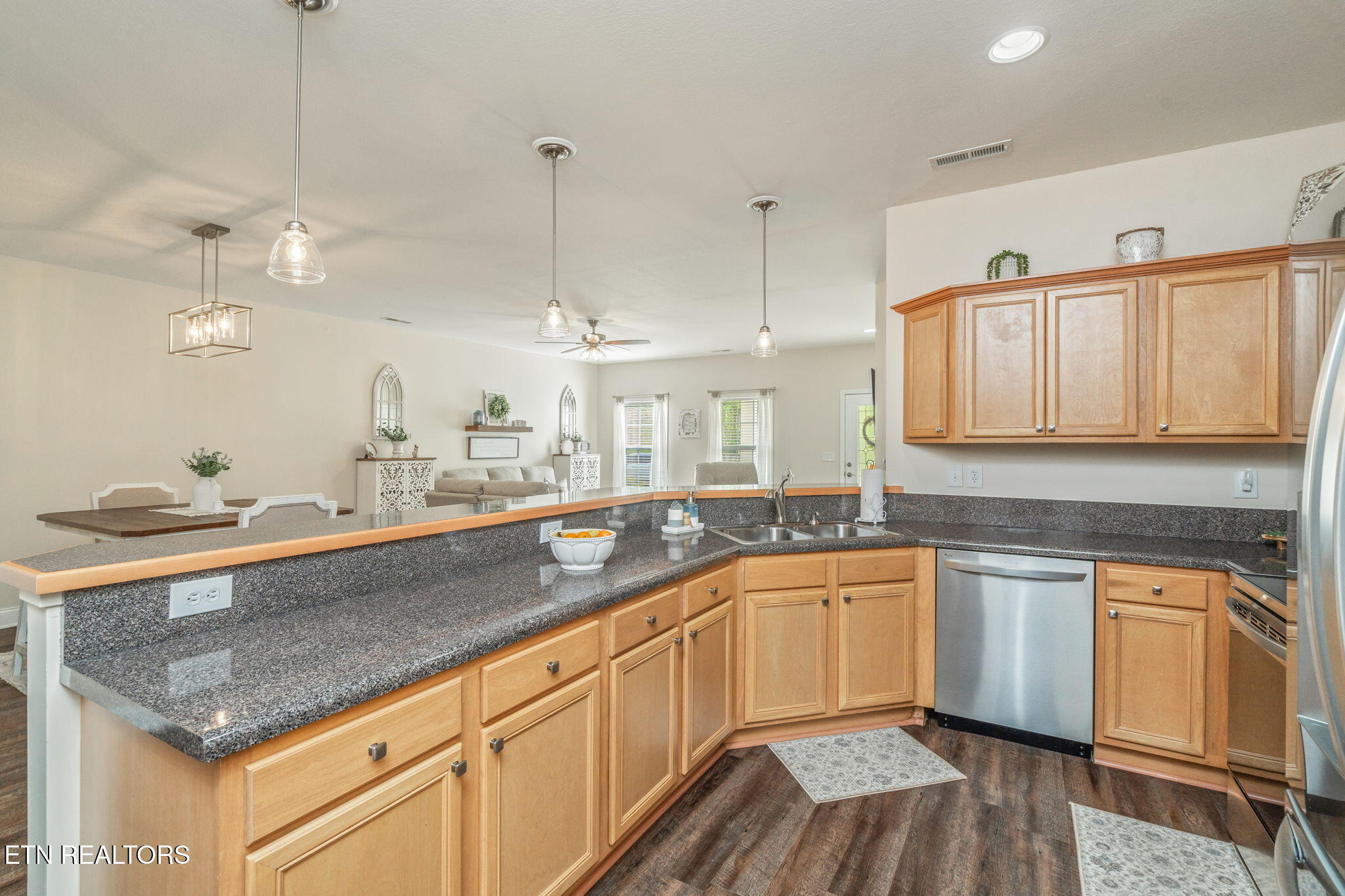 147 Hatleyberry Street Oak Ridge, TN 37830 - Photo 13 of 34 18-web-or-mls-147 Hatleyberry Street-19