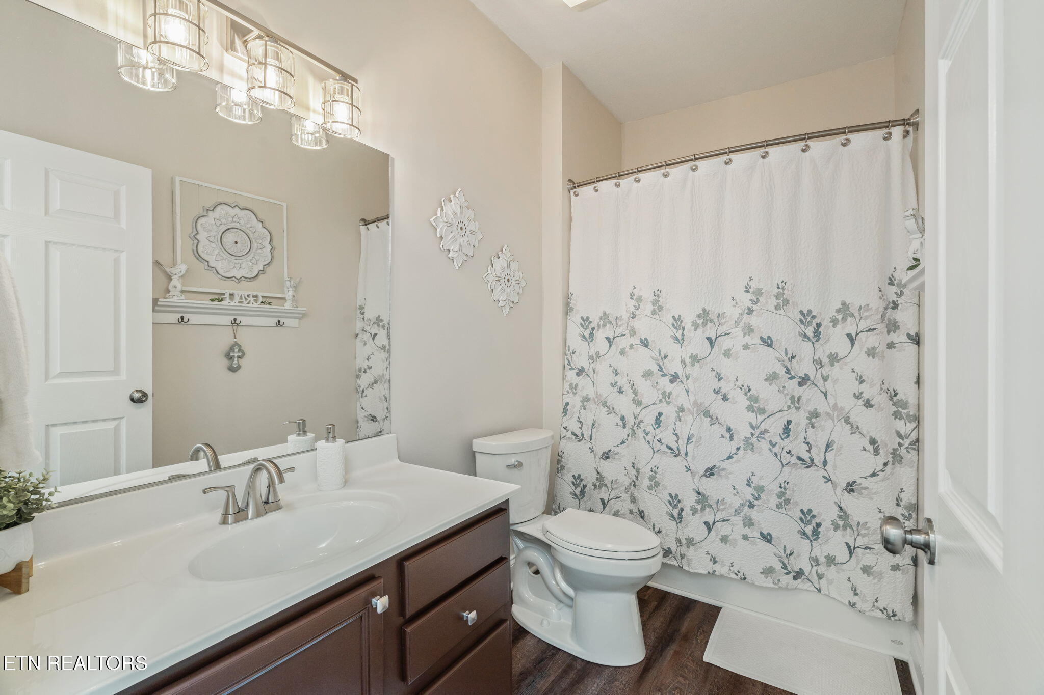 147 Hatleyberry Street Oak Ridge, TN 37830 - Photo 19 of 34 24-web-or-mls-147 Hatleyberry Street-25