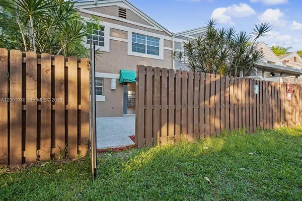 $470,000 | 12224 Southwest 52nd Place, Cooper City, FL 33330