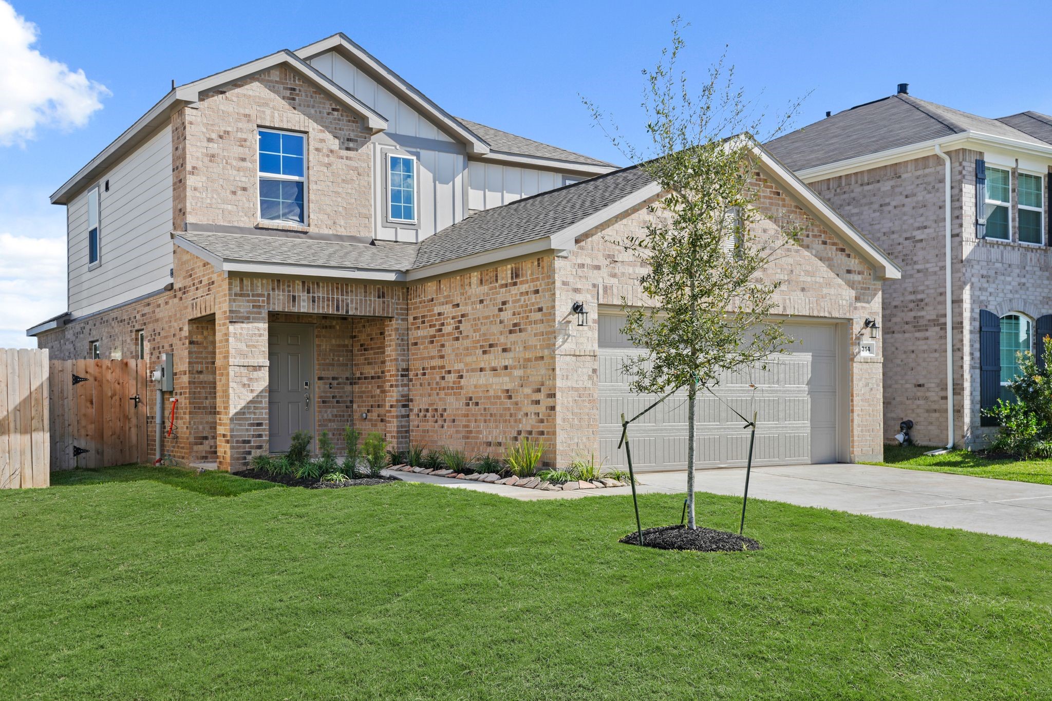 314 Bennett Street Angleton, TX 77515 - Photo 2 of 27