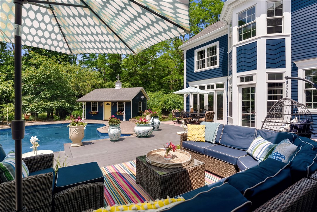 198 Poppasquash Road Bristol, RI 02809 - Photo 10 of 48