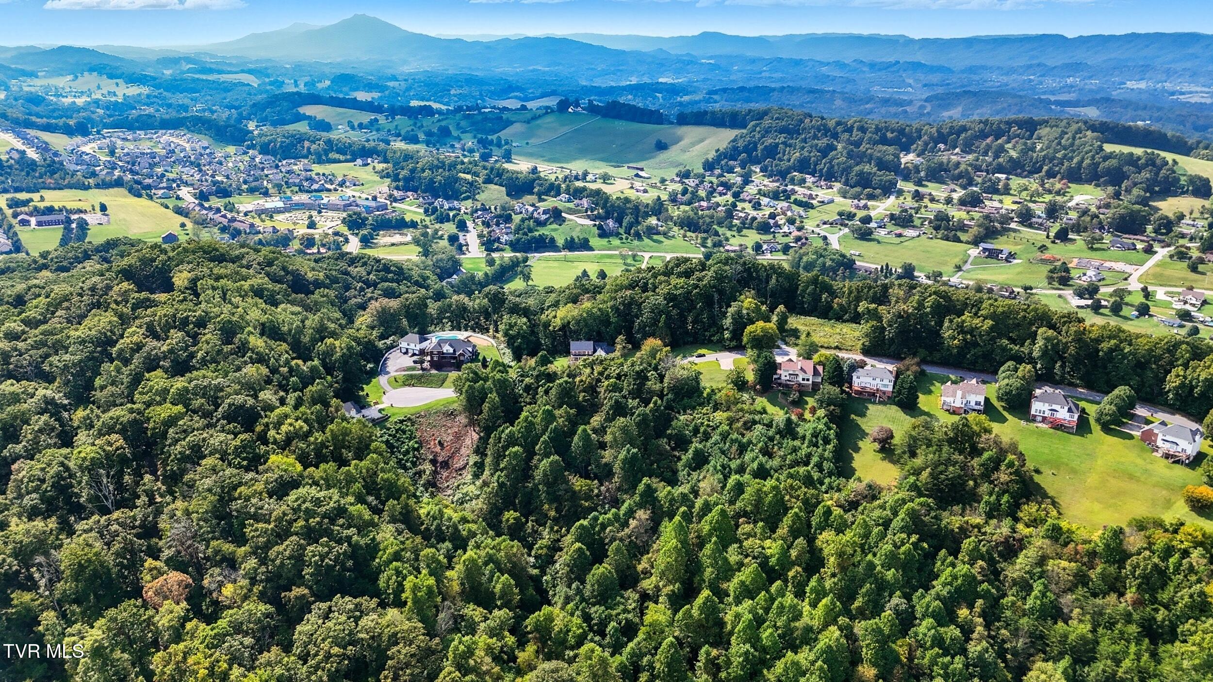 473 Hidden Acres Road Kingsport, TN 37664 - Photo 5 of 14 dji_20250916152712_0357_d