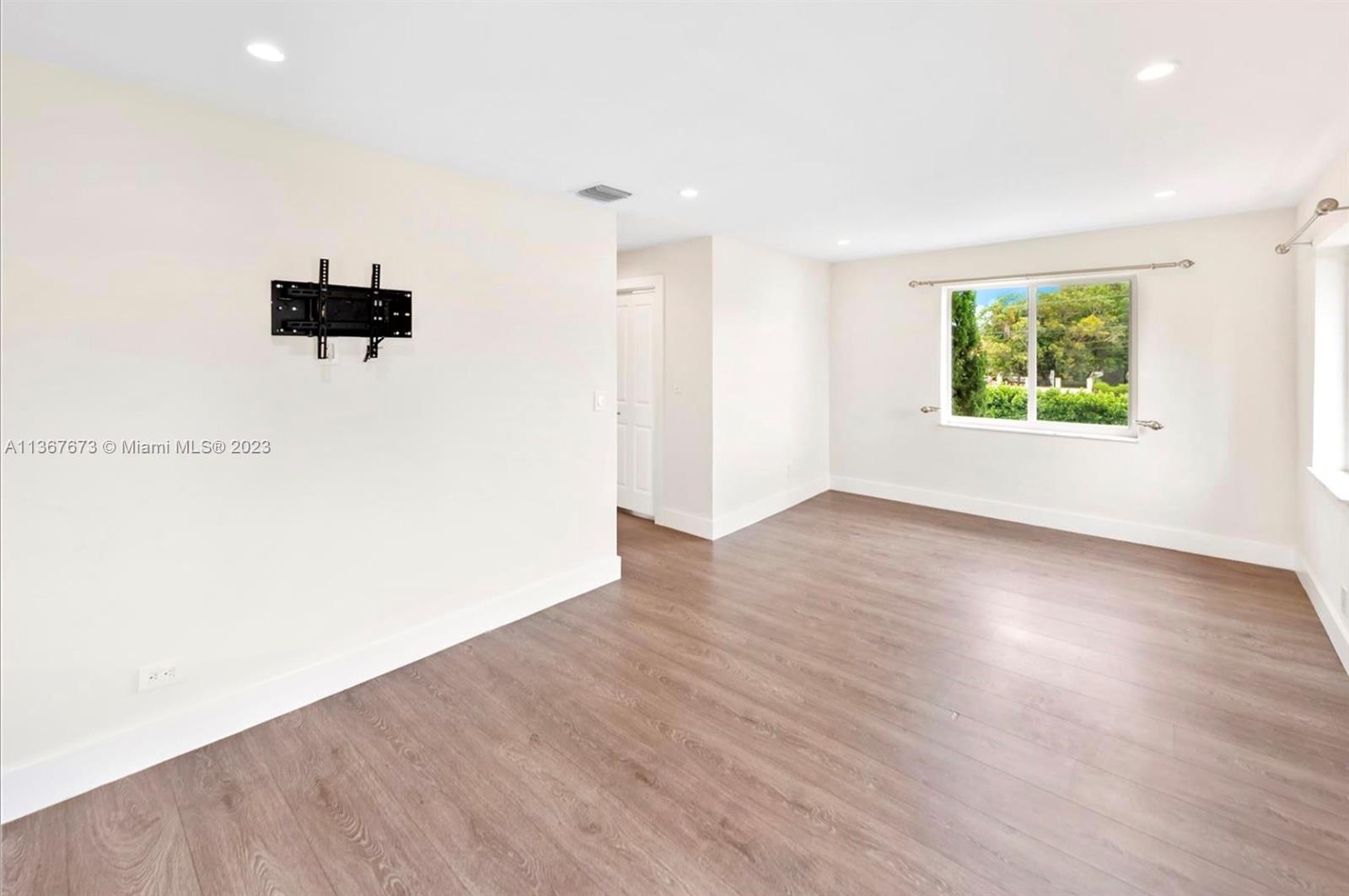 7055 Sunset Drive Miami, FL 33143 - Photo 24 of 43