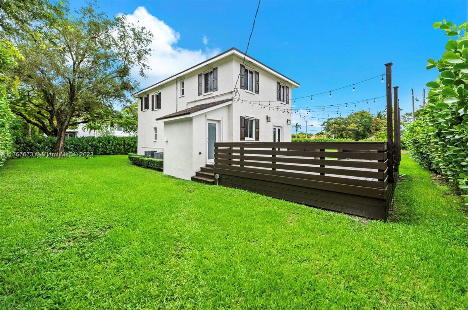 7055 Sunset Drive Miami, FL 33143 - Photo 7 of 43