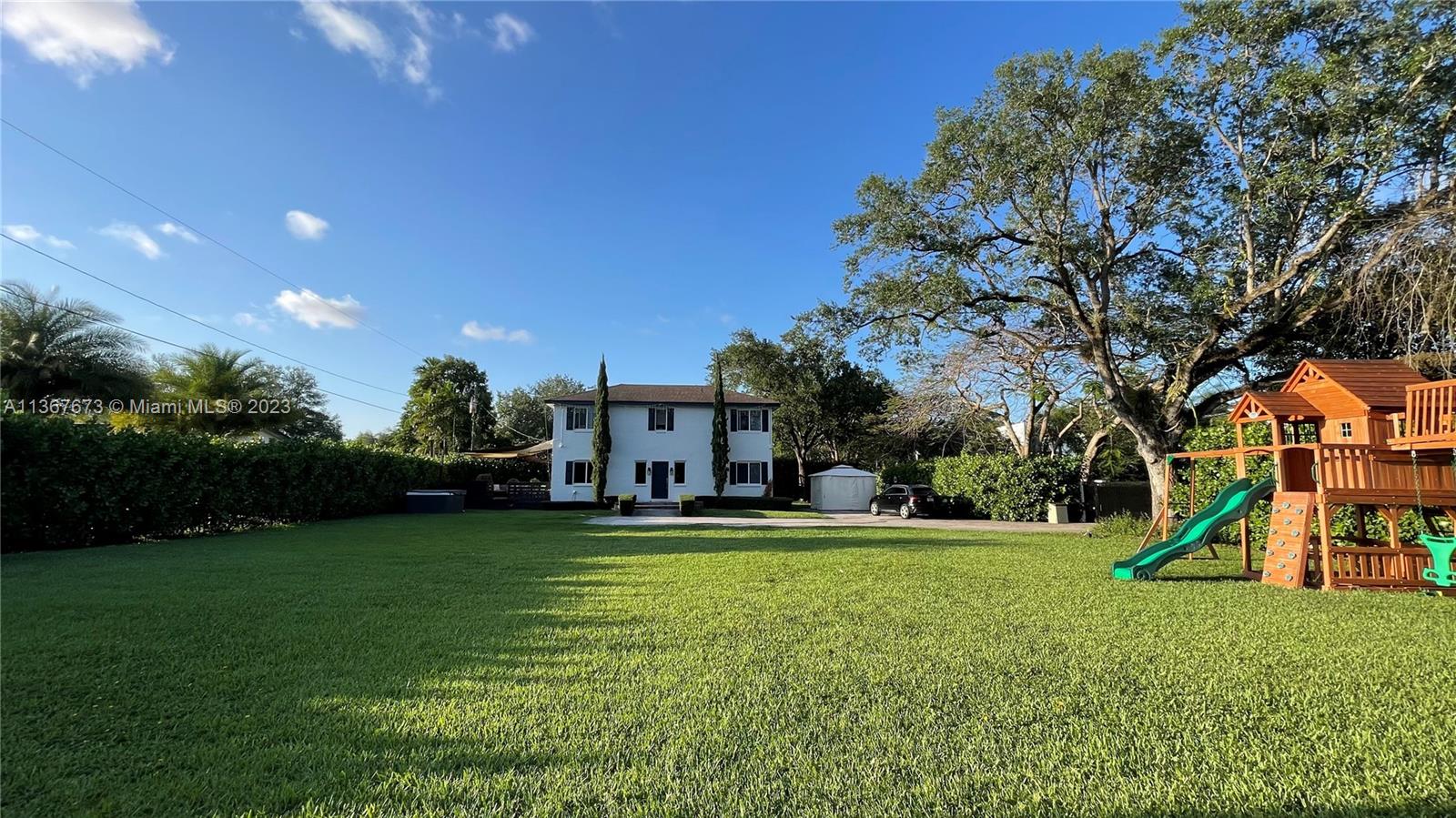 7055 Sunset Drive Miami, FL 33143 - Photo 8 of 43