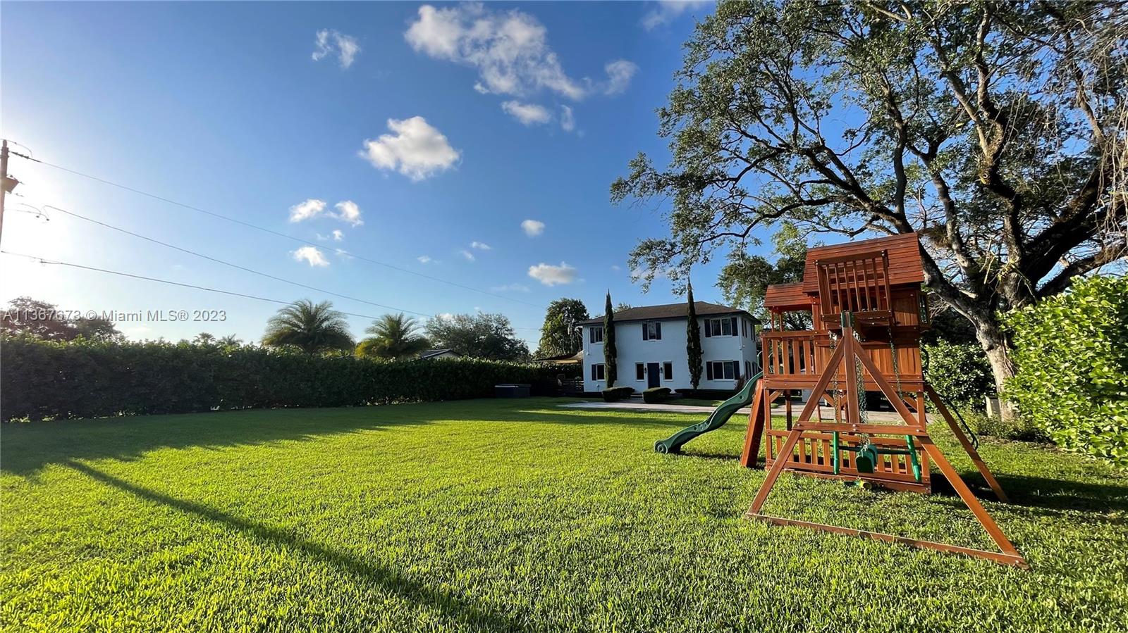 7055 Sunset Drive Miami, FL 33143 - Photo 9 of 43