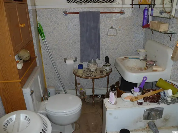 $45,000 | 390 West 4th Street, Dallas City, IL 62330