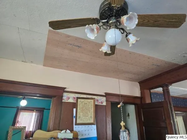a close view of light fixtures