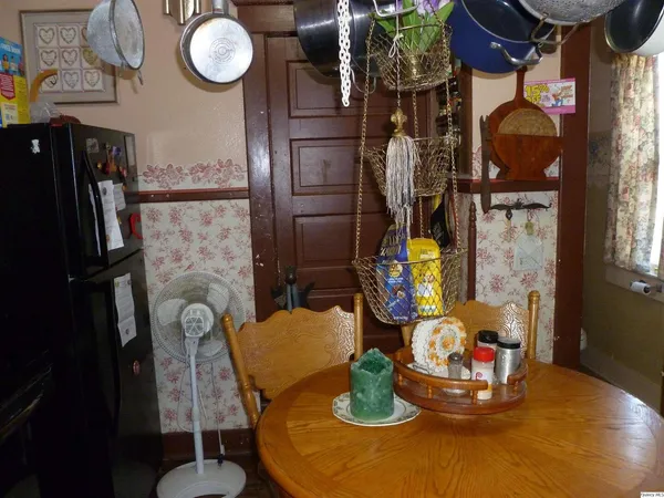 $45,000 | 390 West 4th Street, Dallas City, IL 62330