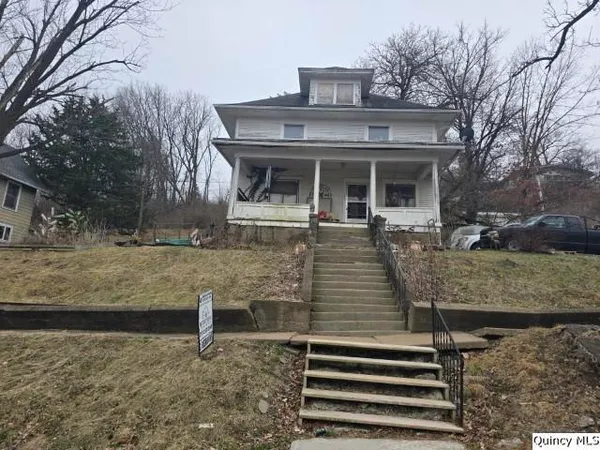 $35,000 | 390 West 4th Street, Dallas City, IL 62330