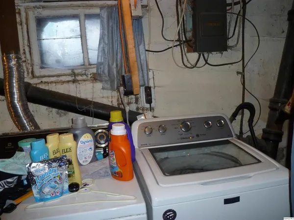 $45,000 | 390 West 4th Street, Dallas City, IL 62330