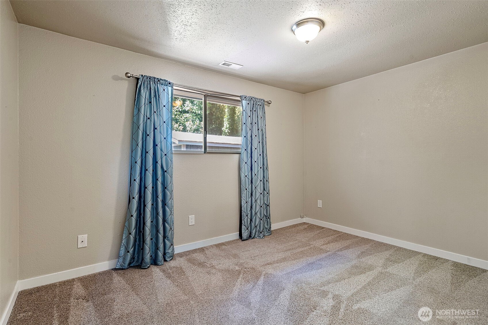4708 Alameda Avenue West University Place, WA 98466 - Photo 17 of 22 Gallery Image 17