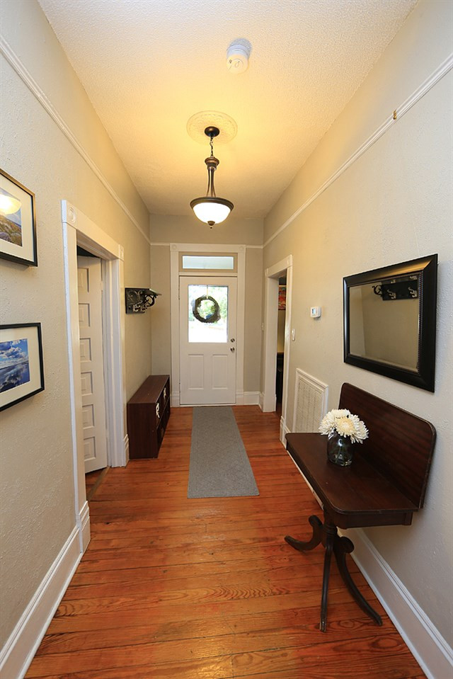 308 Linden Avenue Raleigh, NC 27601 - Photo 5 of 24 Foyer
