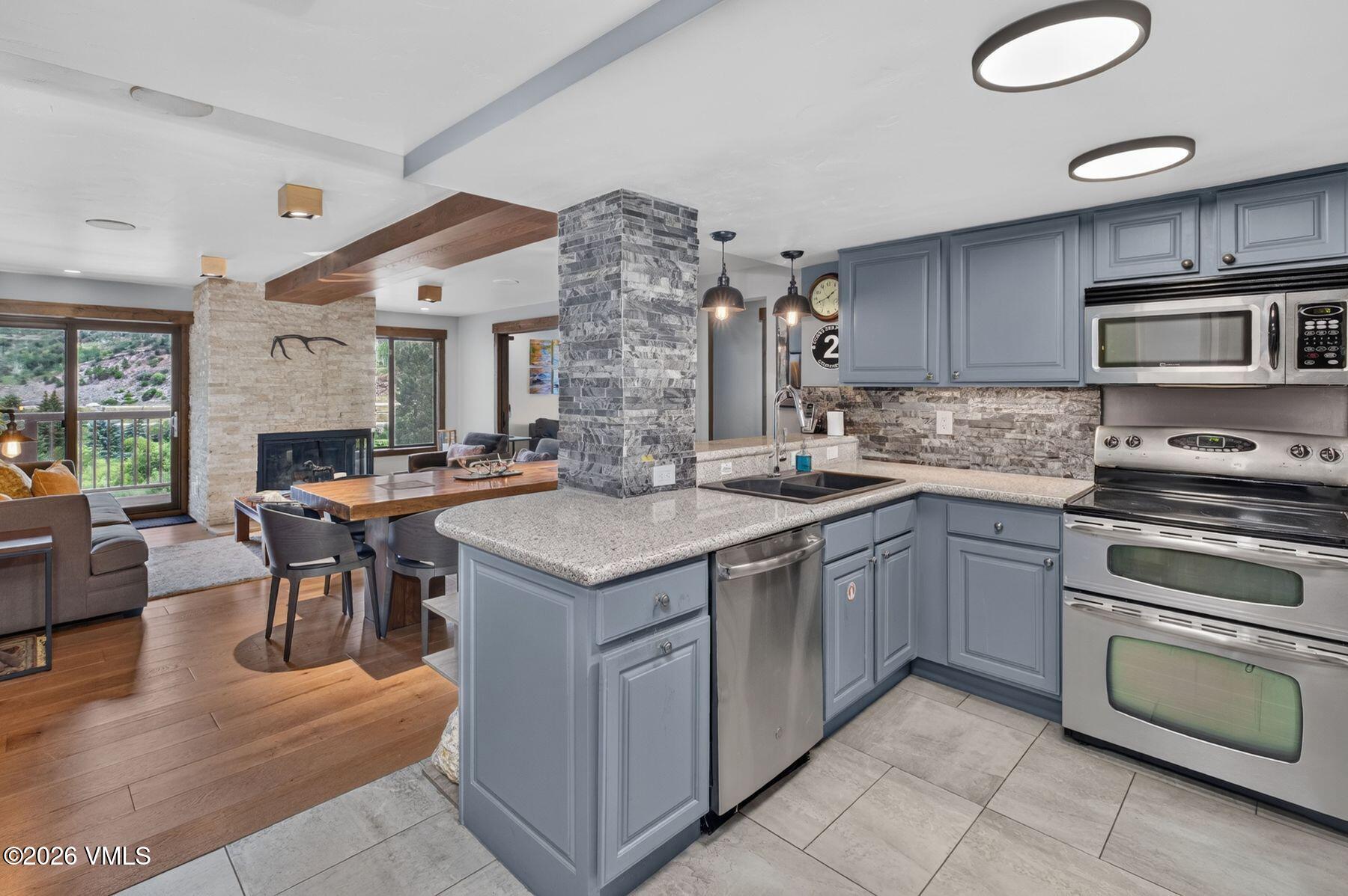 1650 Fall Ridge Road, Unit 312 Vail, CO 81657 - Photo 5 of 23 Kitchen