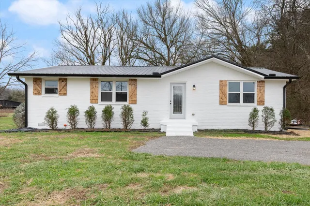 $409,000 | 990 Norton Branch Road, Beechgrove, TN 37018