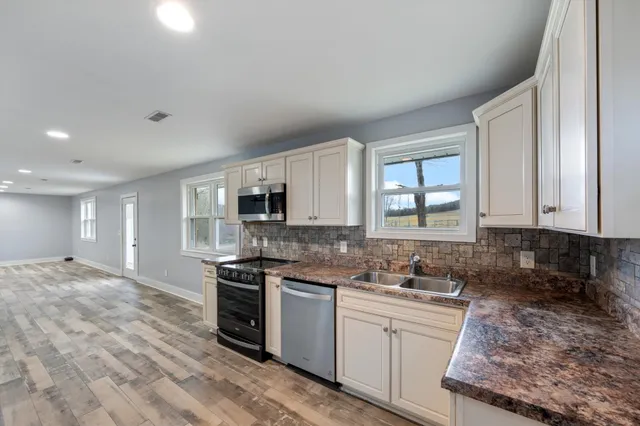 $409,000 | 990 Norton Branch Road, Beechgrove, TN 37018