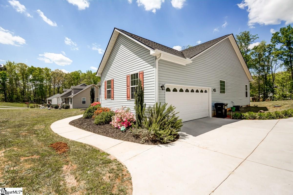 1438 Honey Creek Road Anderson, SC 29621 - Photo 3 of 33