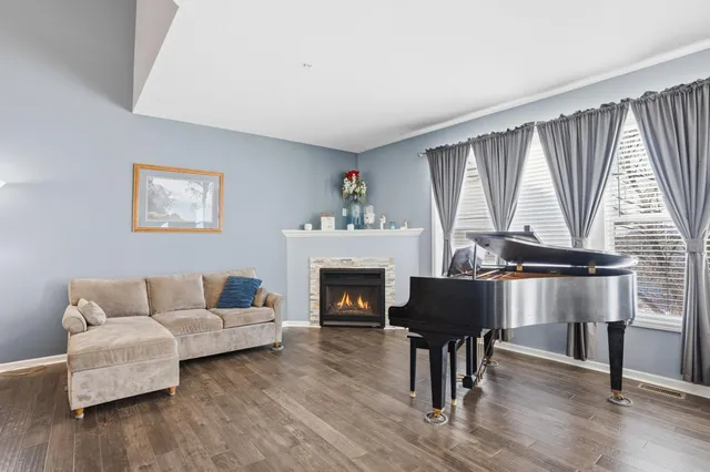 $399,900 | 1315 Lylewood Parkway, Carver, MN 55315