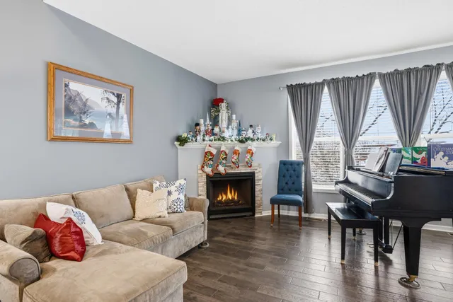 $399,900 | 1315 Lylewood Parkway, Carver, MN 55315