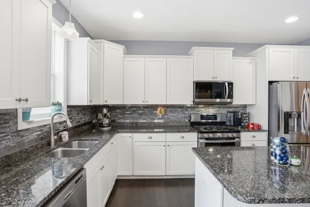 $399,900 | 1315 Lylewood Parkway, Carver, MN 55315