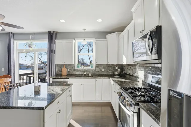 $399,900 | 1315 Lylewood Parkway, Carver, MN 55315