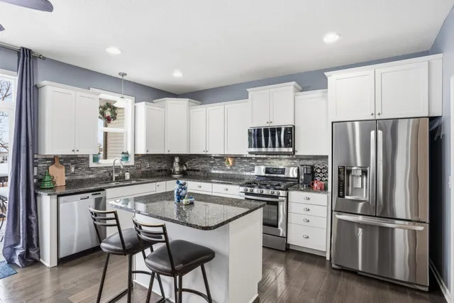 $399,900 | 1315 Lylewood Parkway, Carver, MN 55315