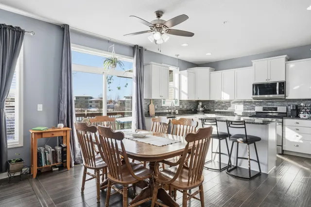 $399,900 | 1315 Lylewood Parkway, Carver, MN 55315