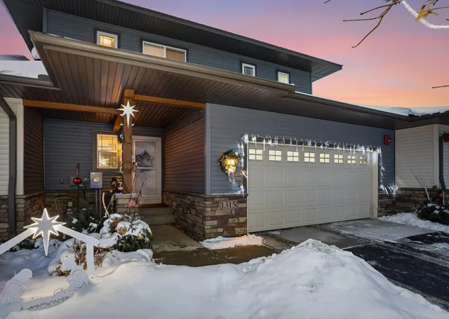 $399,900 | 1315 Lylewood Parkway, Carver, MN 55315