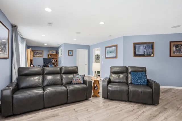 $399,900 | 1315 Lylewood Parkway, Carver, MN 55315