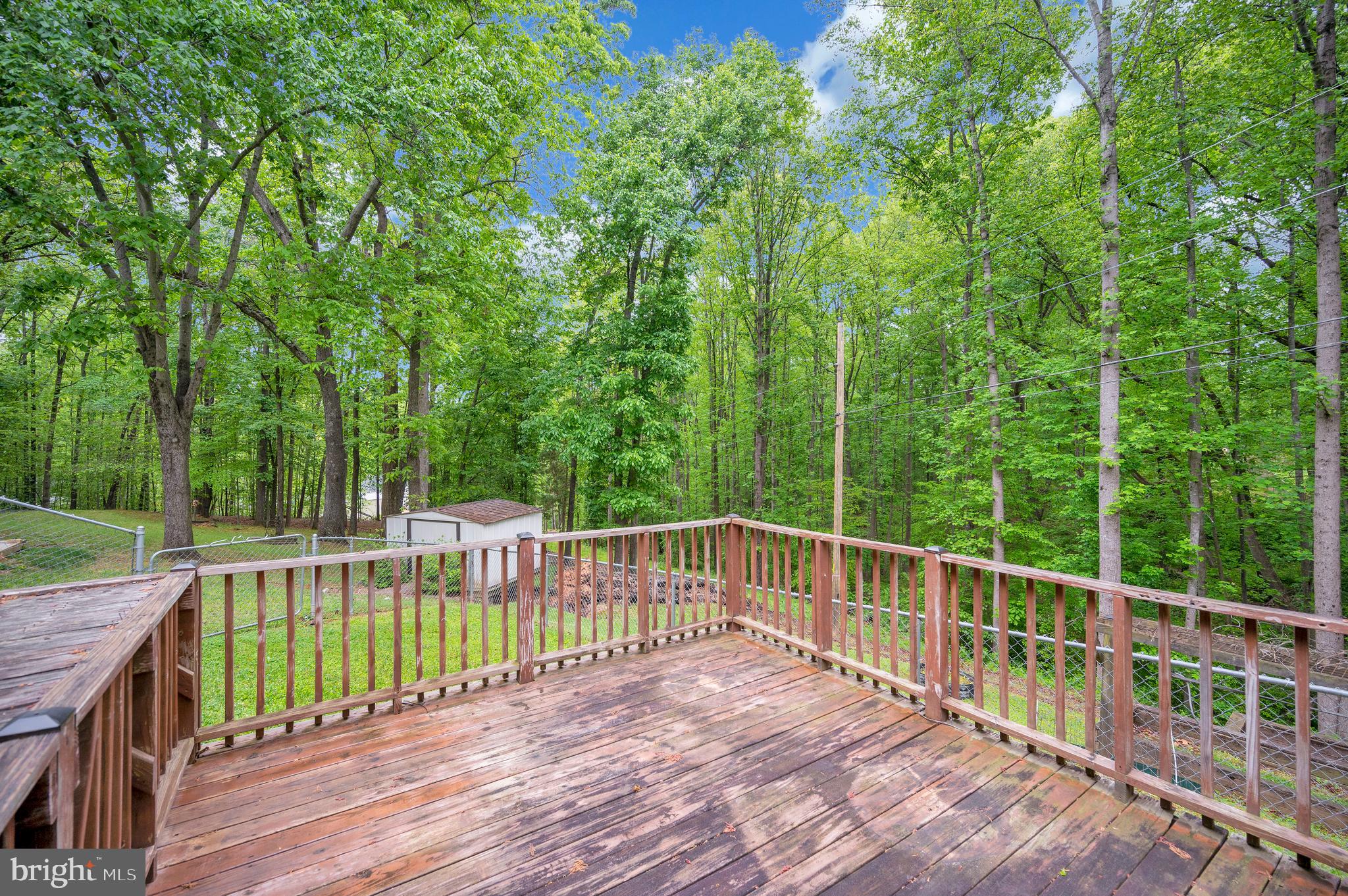7007 Signal Hill Road Manassas, VA 20111 - Photo 23 of 45 Back deck