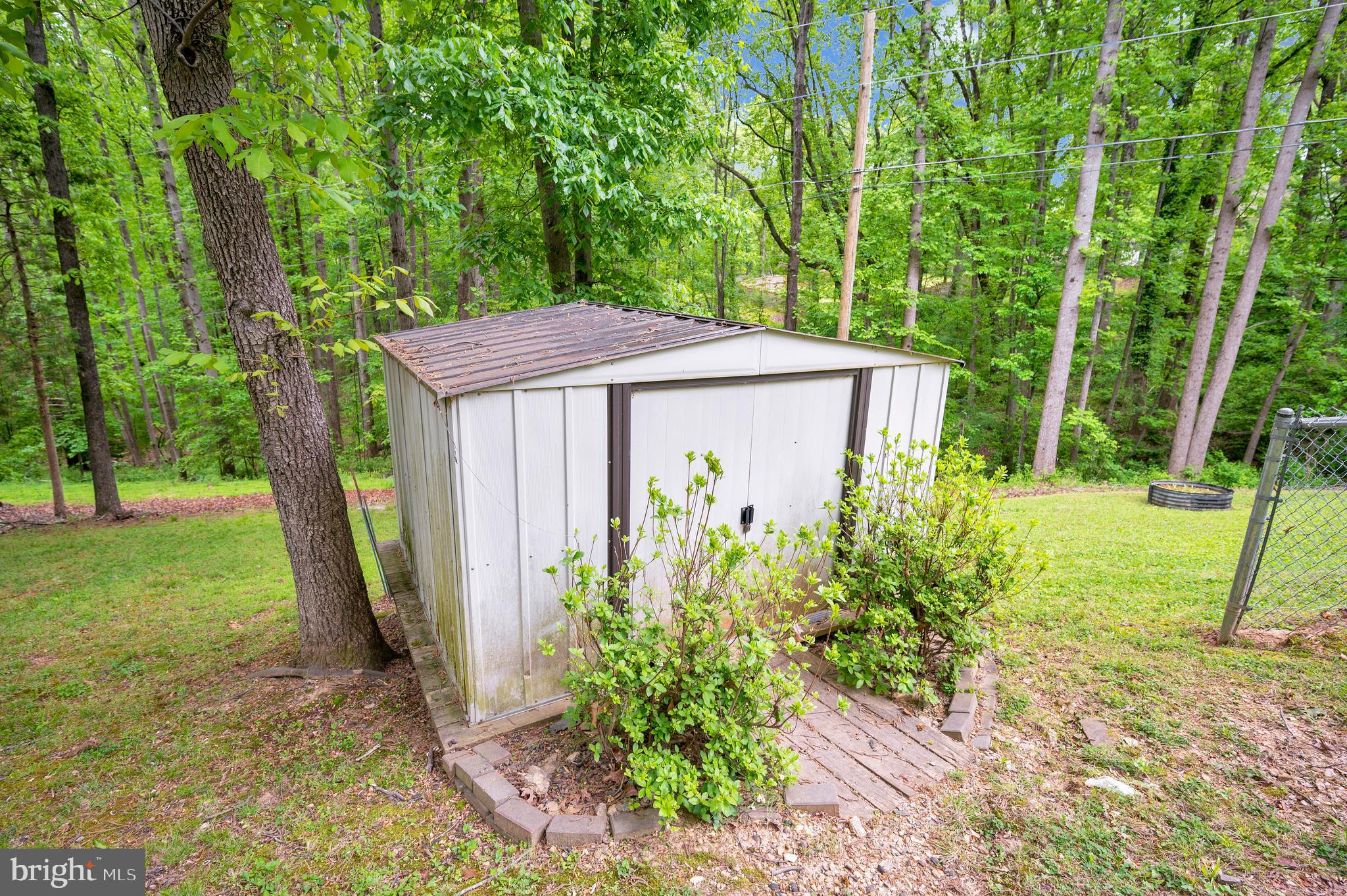 7007 Signal Hill Road Manassas, VA 20111 - Photo 40 of 45 Shed 2