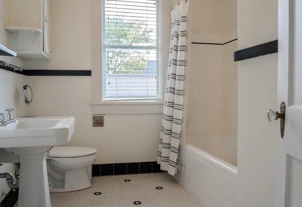 $425,000 | 210 North Avalon Street, Memphis, TN 38112