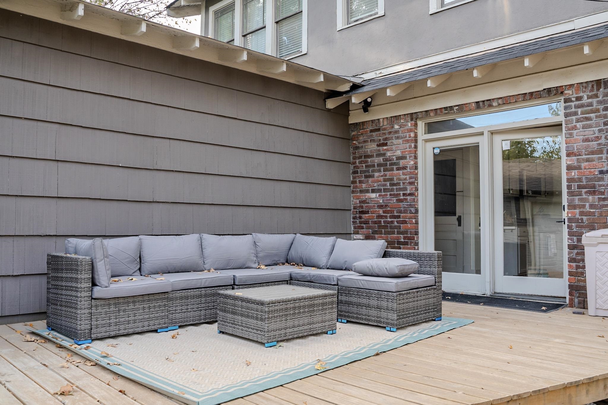 210 North Avalon Street Memphis, TN 38112 - Photo 26 of 30 Wooden deck with an outdoor hangout area
