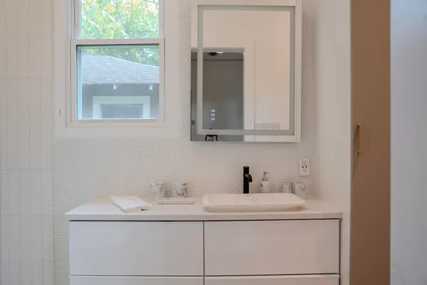 $425,000 | 210 North Avalon Street, Memphis, TN 38112