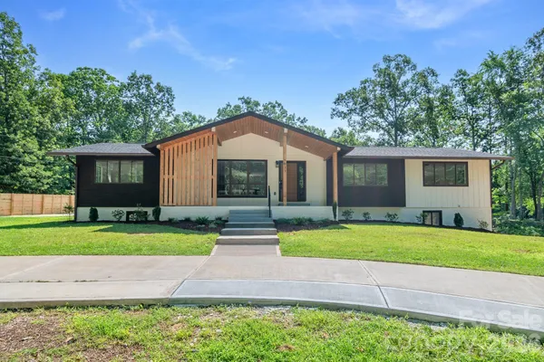 $899,900 | 5033 Waxhaw Indian Trail Road, Matthews, NC 28104