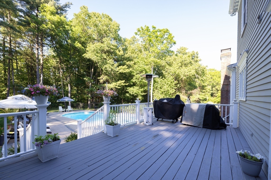 10 Winston Road Holliston, MA 01746 - Photo 34 of 38