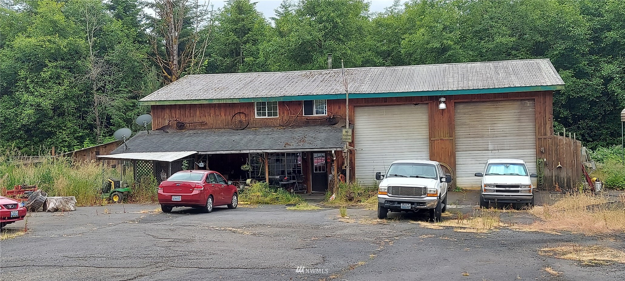330 Shamrock Road Longview, WA 98632 - Photo 1 of 18 a car parked in front of a house